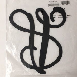 New in Package Medium Metal Blk Gloss Letter V